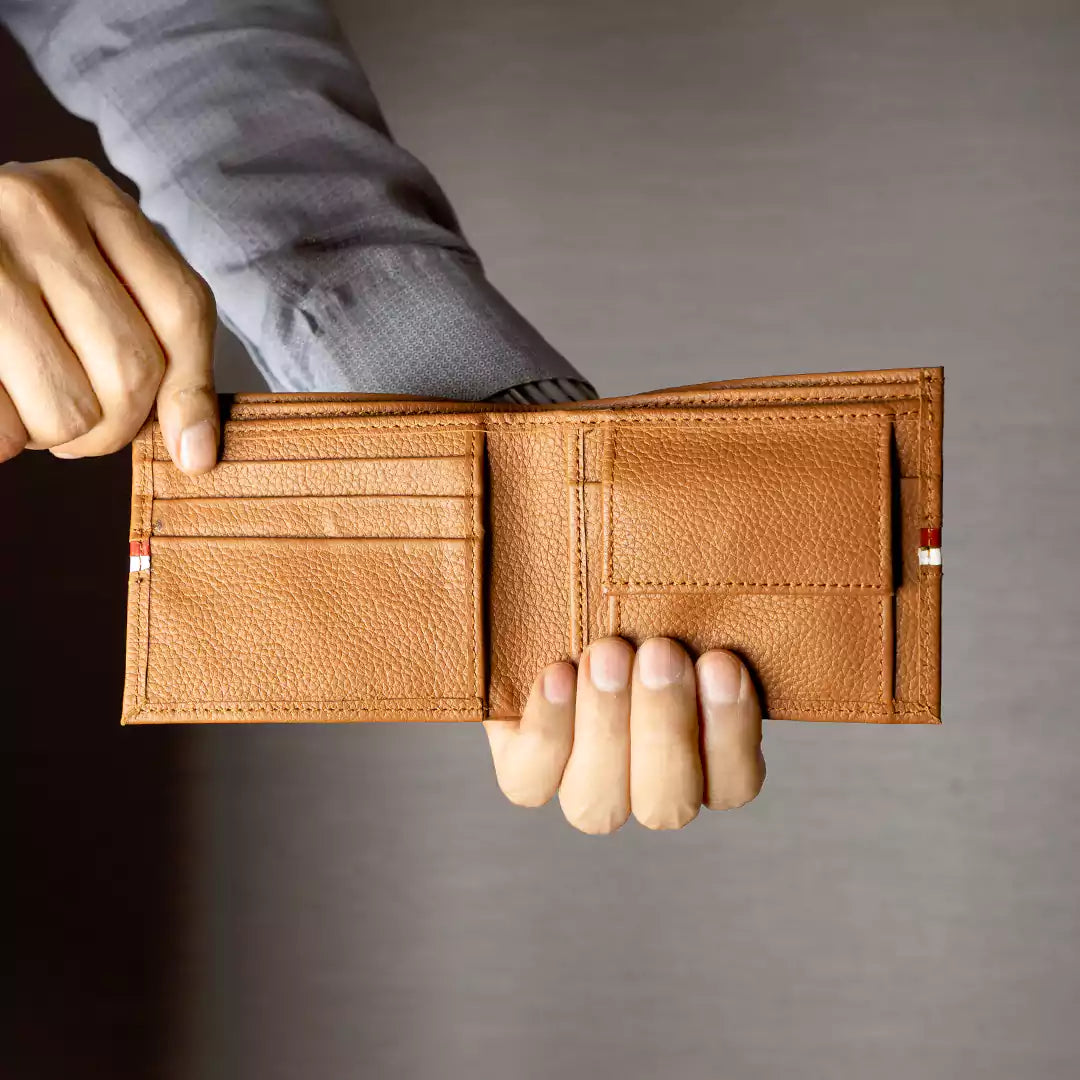 Bifold wallet pakistan