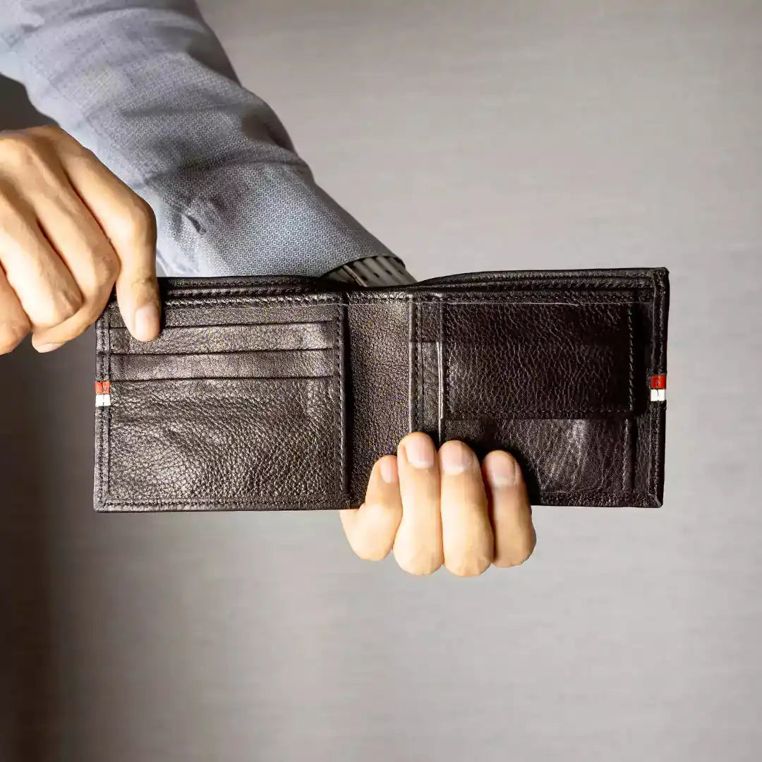 Bifold leather wallet pakistan