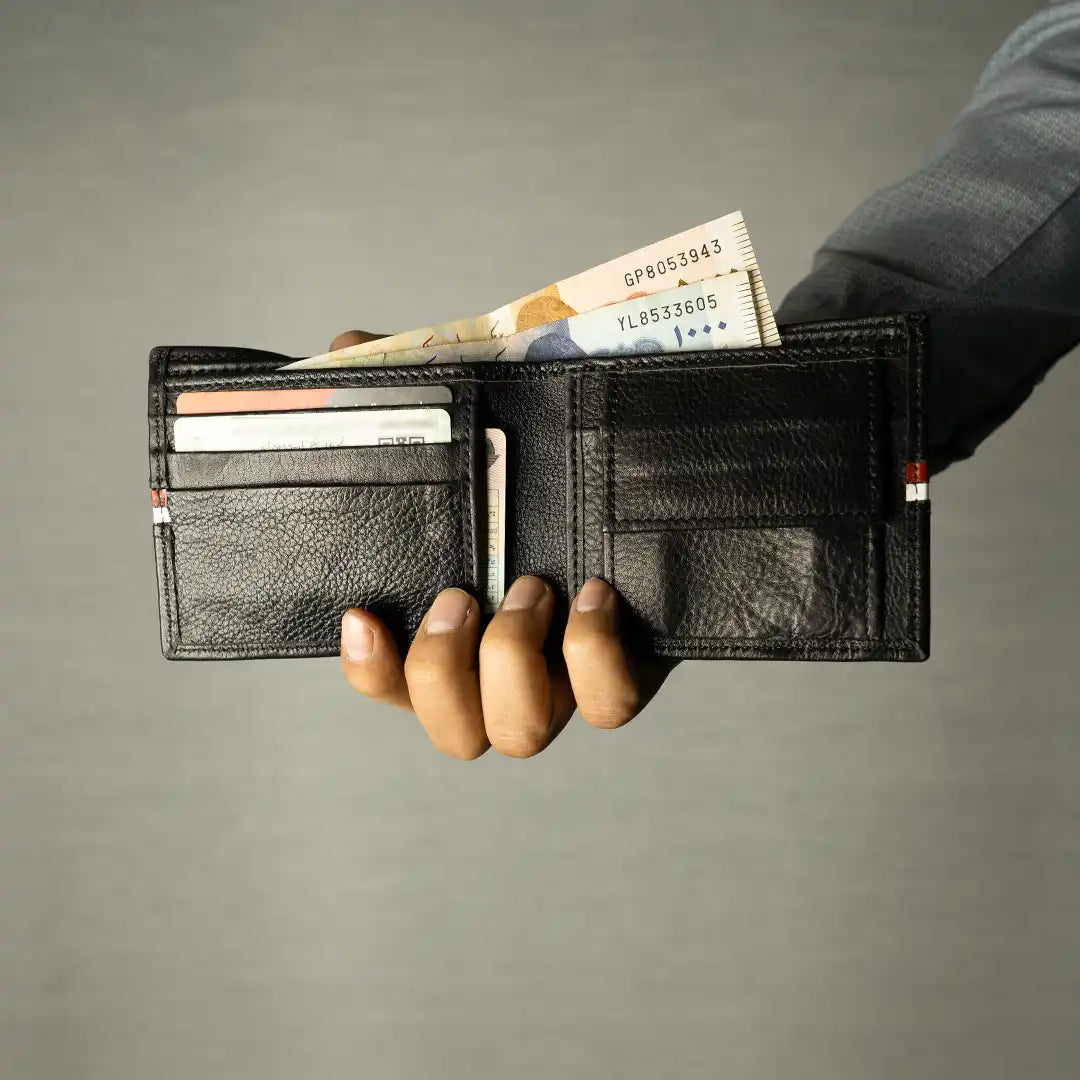 Bifold leather wallet pakistan