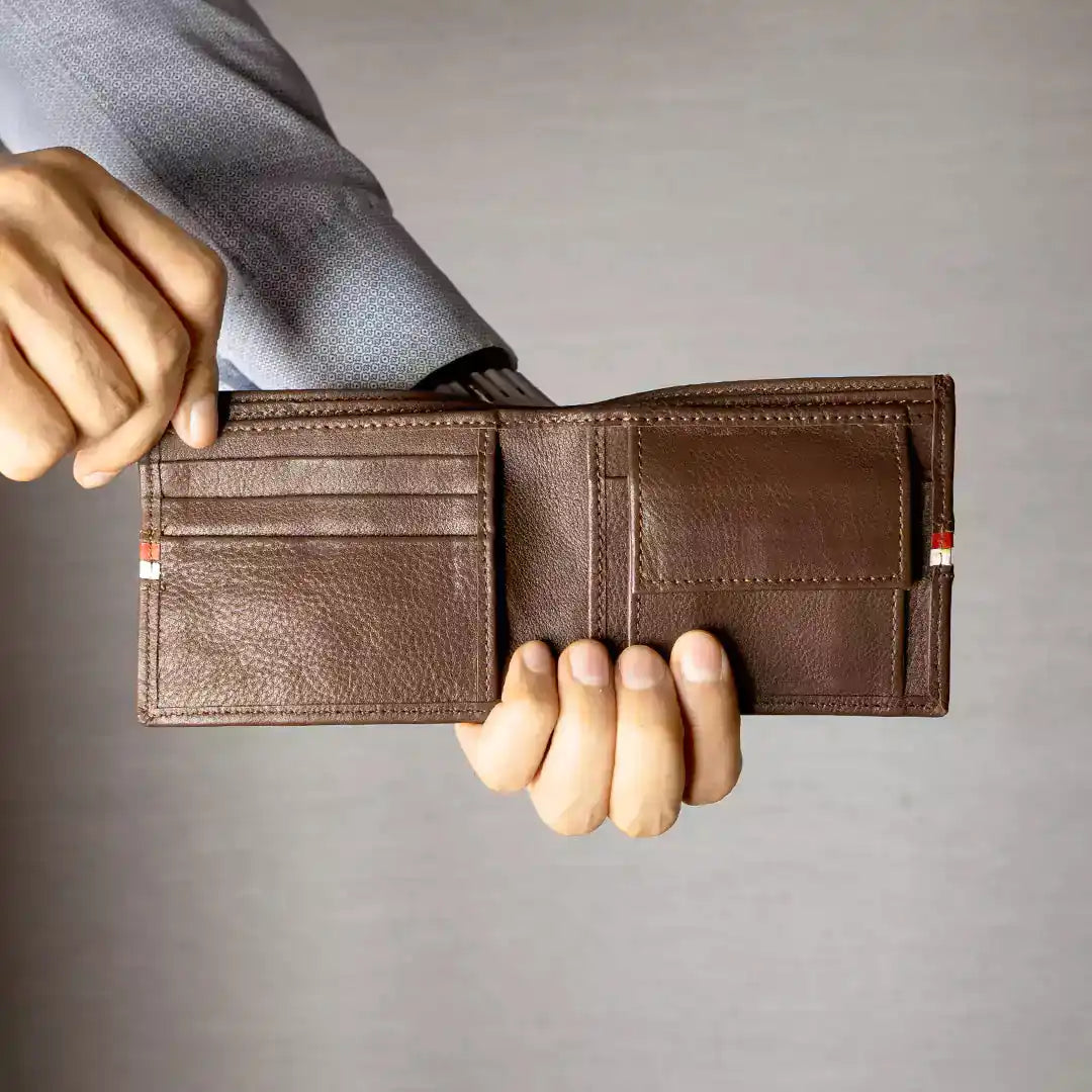Bifold wallet in pakistan
