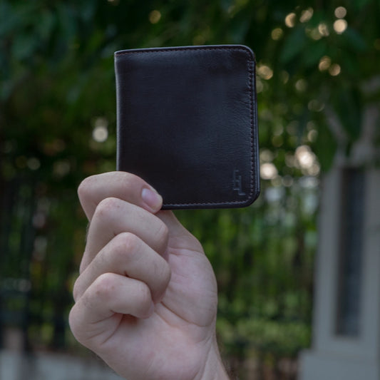 Eco-Friendly Leather Wallets: A Wise Choice for Conscious Shoppers - Eligo Leather