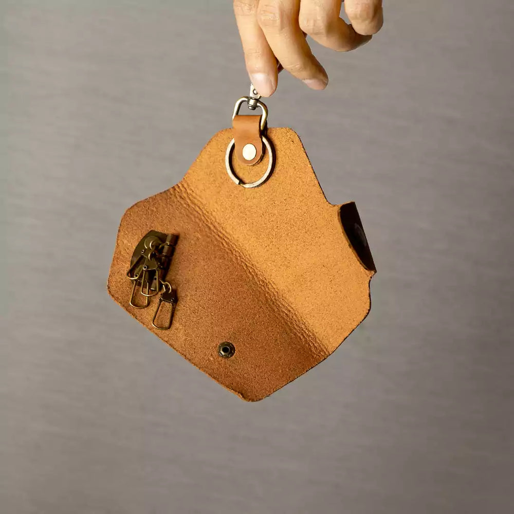 Buy Handmade Leather Keychains in Pakistan - Eligo Leather